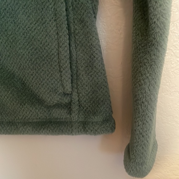 Patagonia olive sweater - Picture 3 of 3